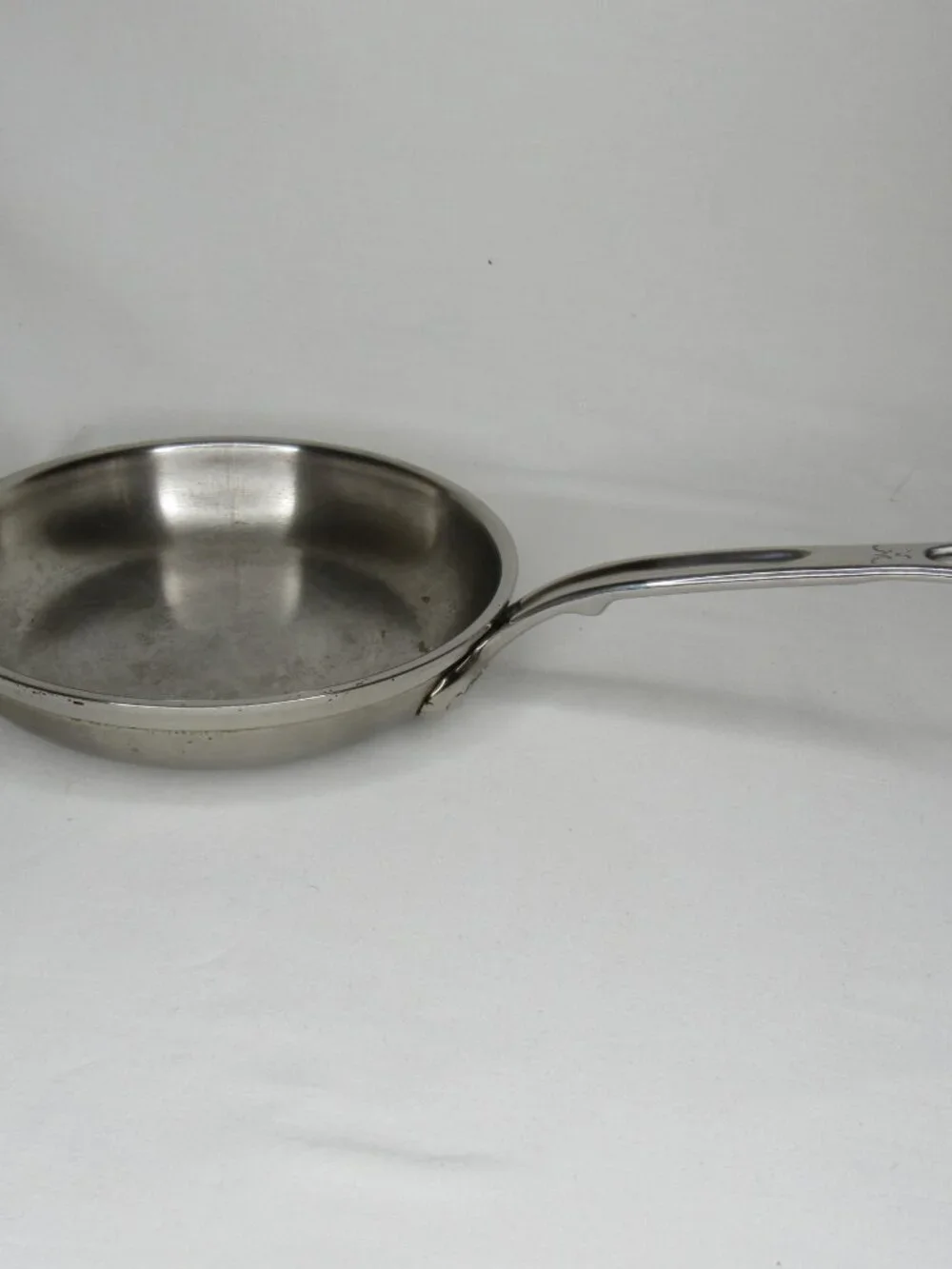 Hestan 8.5